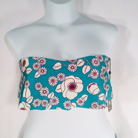 WILDFOX SWIM | Floral Flutter Bikini, 2 Piece Swimsuit, Bathing Suit, Swimwear - Picture 4 of 9